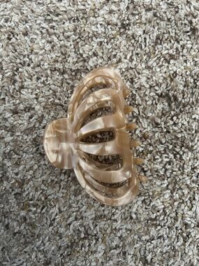 Women's Neutral Marble Hair Claw Clip - Beige
